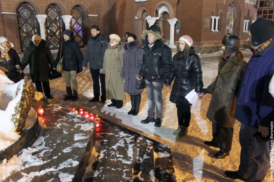 19-dekabrya-2012-goda-godovschina-Ploschi-molitva-za-politvyaznau-02