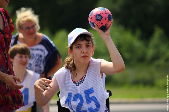 Invalidi-kolyasochniki-22-june-v-Minske-Serebryanka-01