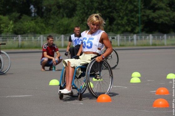Invalidi-kolyasochniki-22-june-v-Minske-Serebryanka-05